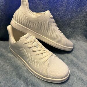 Classic White womans Sneakers